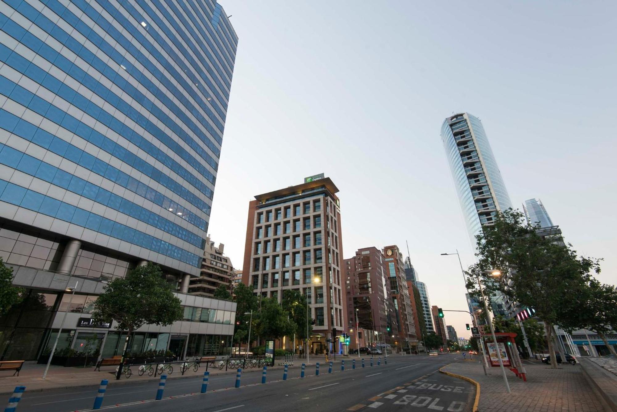 Holiday Inn Express Santiago Las Condes By Ihg Ngoại thất bức ảnh